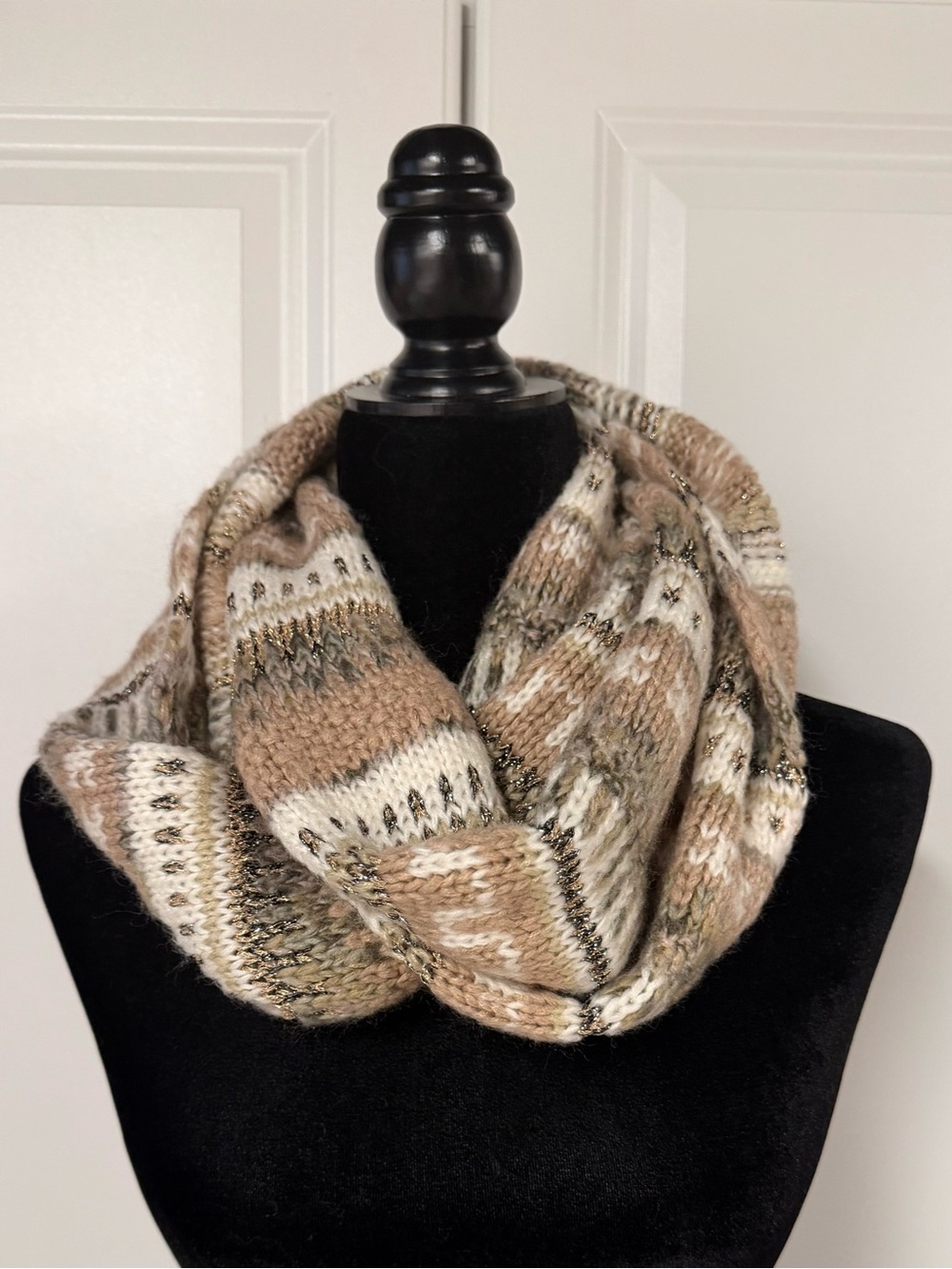 Taramanda Knit Infinity Scarf